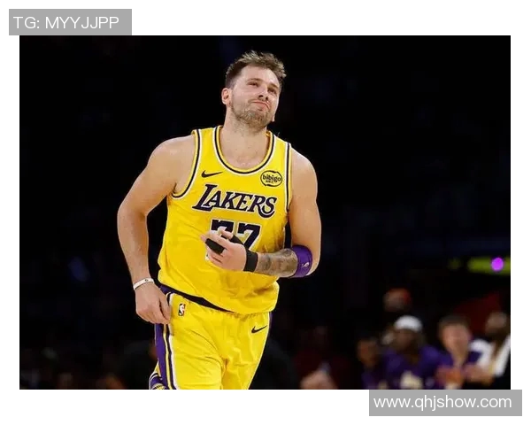 仅一夜：东契奇伤上加伤，杨瀚森有麻烦了，20年榜眼又被裁