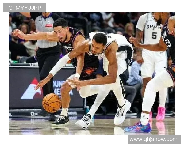 转型控卫这道坎！布克前三场18次失误引热议