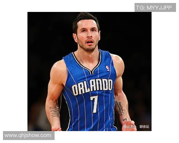 雷迪克解释穿艾顿定制T恤：我们希望他能够扮演狮子角色